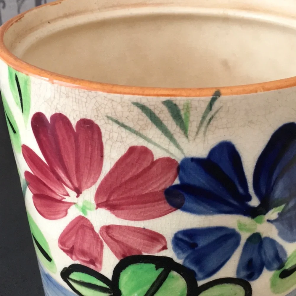 Vintage Biscuit/Cookie Jar with lid and handle